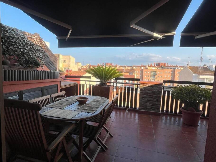 Atico Luminoso Centrico Y Comodo Apartman Figueres  Kültér fotó